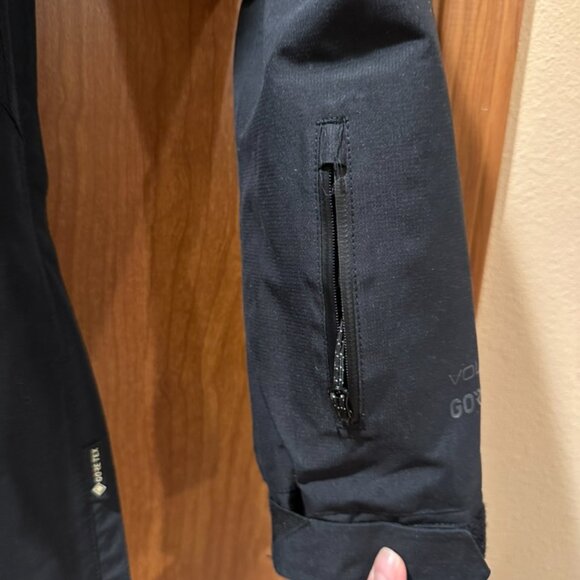 Volcom Gore-Tex Fern Insulated Pullover - Picture 4 of 8